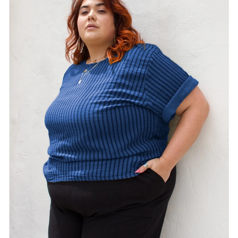 Curator SF Navy Striped Women's Noa Crop Top 2XL